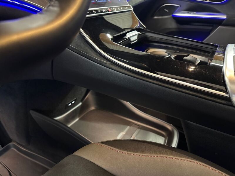 Mercedes-Benz EQE vaihtoauto