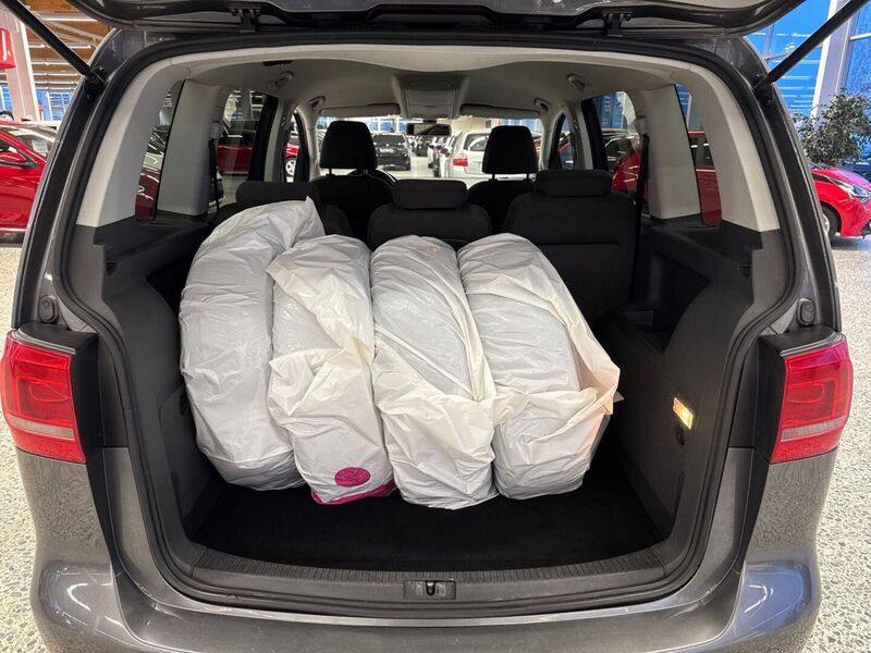 Volkswagen Touran vaihtoauto