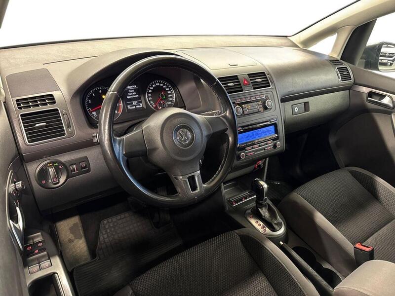 Volkswagen Touran vaihtoauto