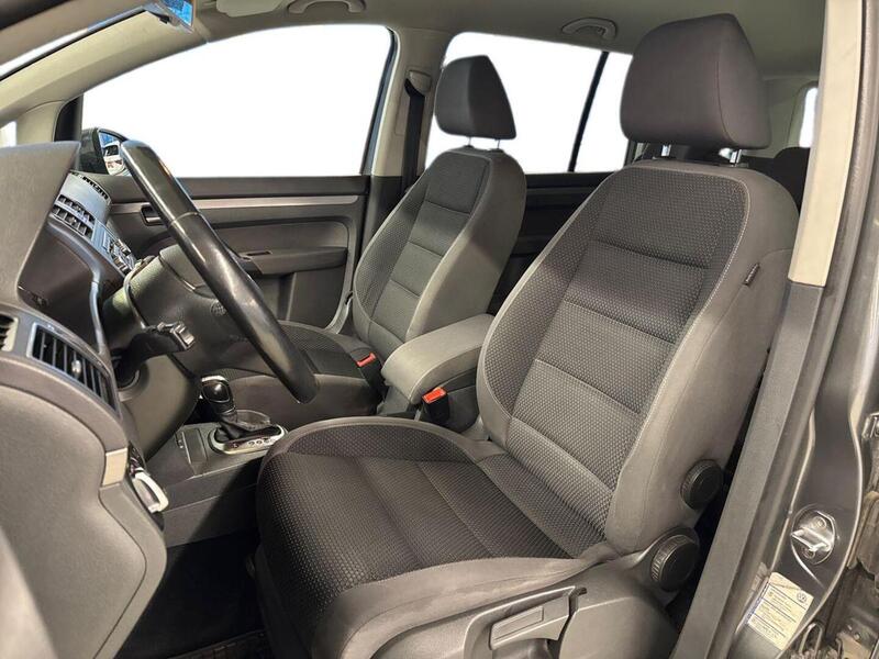 Volkswagen Touran vaihtoauto