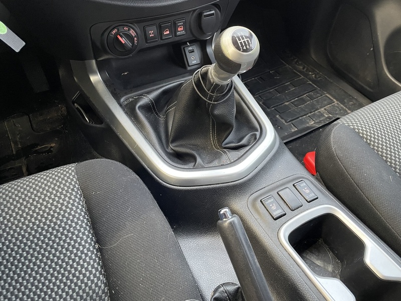 Nissan Navara vaihtoauto