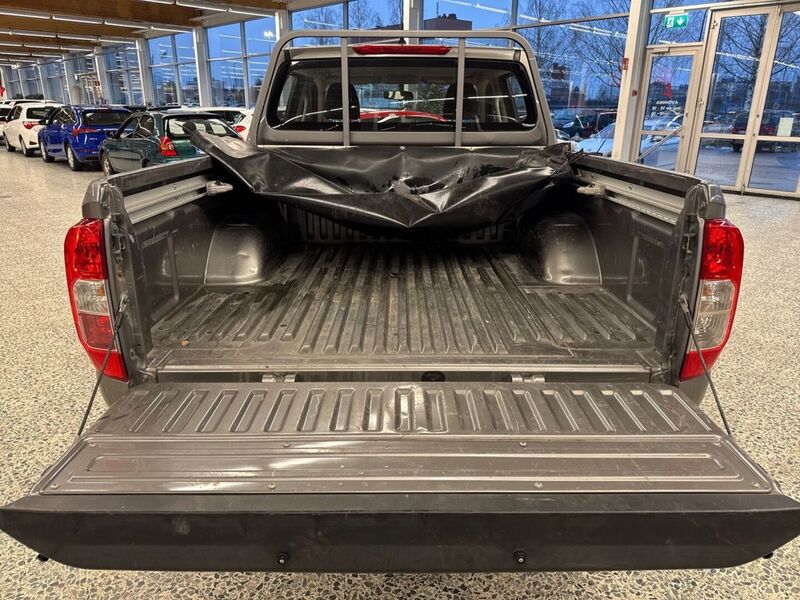 Nissan Navara vaihtoauto