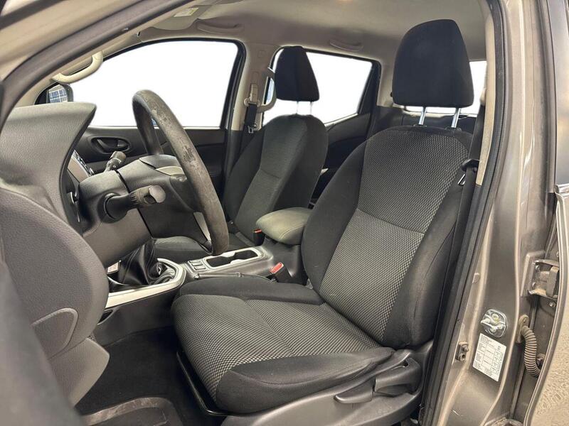 Nissan Navara vaihtoauto