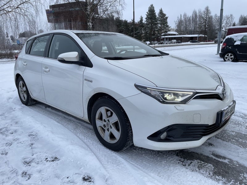 Toyota Auris vaihtoauto