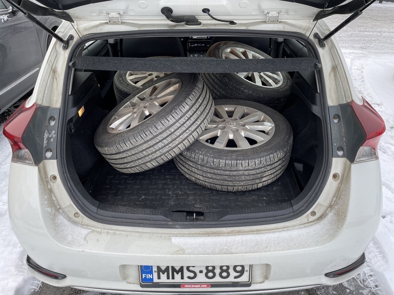 Toyota Auris vaihtoauto