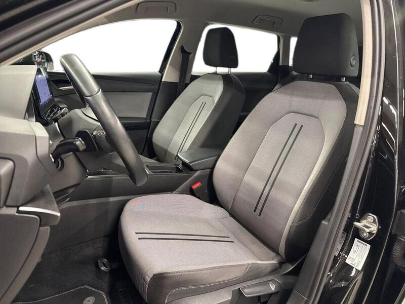 SEAT Leon Sportstourer vaihtoauto