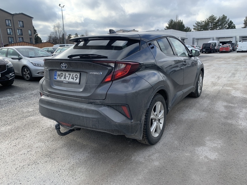 Toyota C-HR vaihtoauto