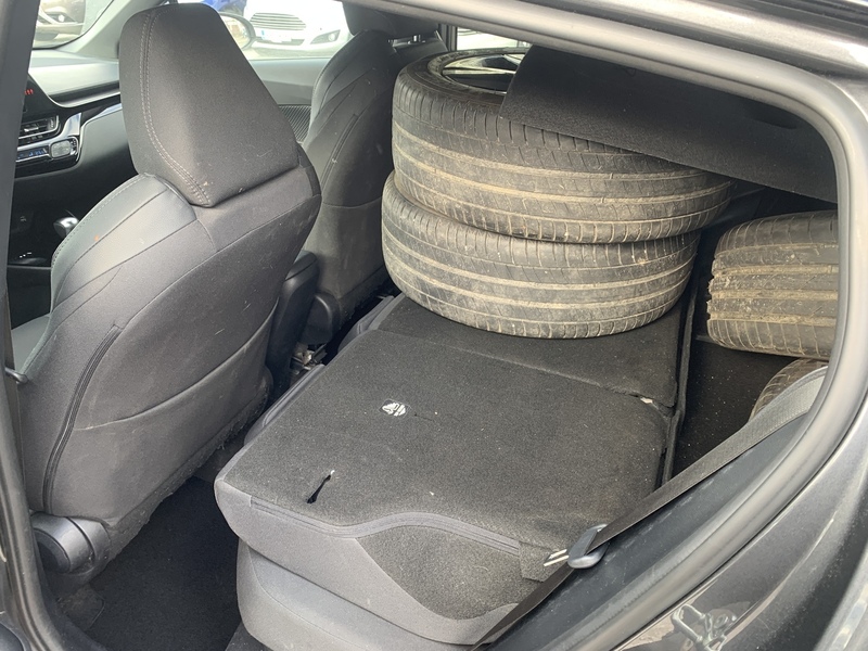 Toyota C-HR vaihtoauto