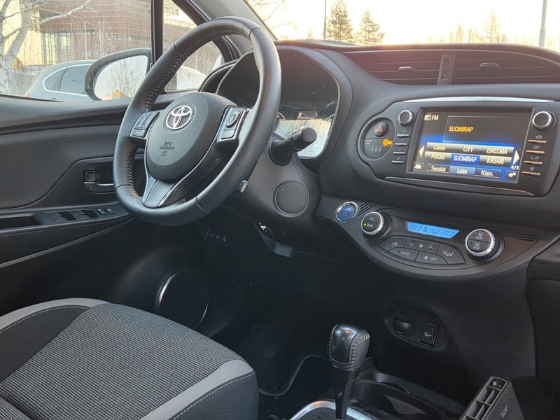 Toyota Yaris vaihtoauto