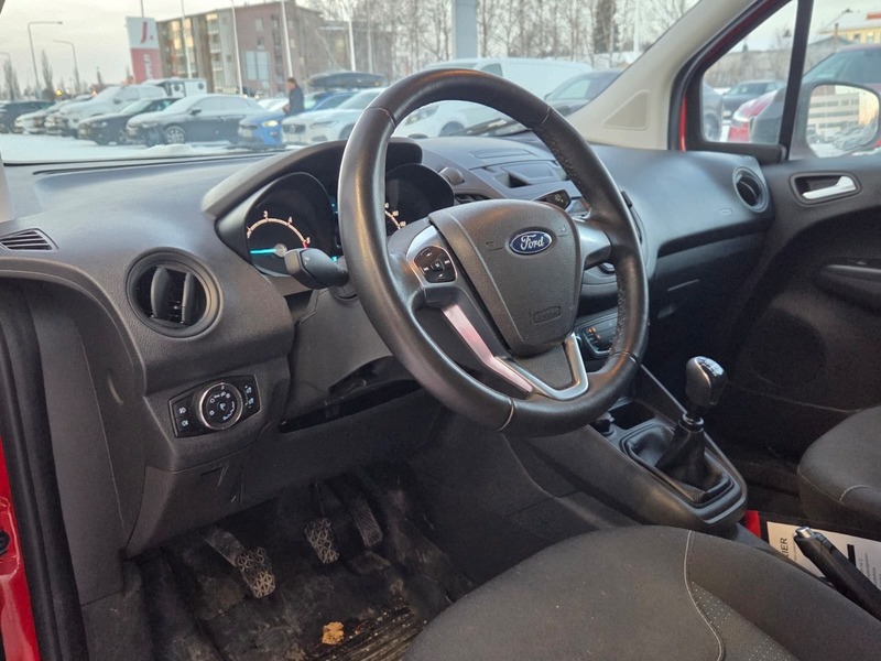 Ford Transit Courier vaihtoauto