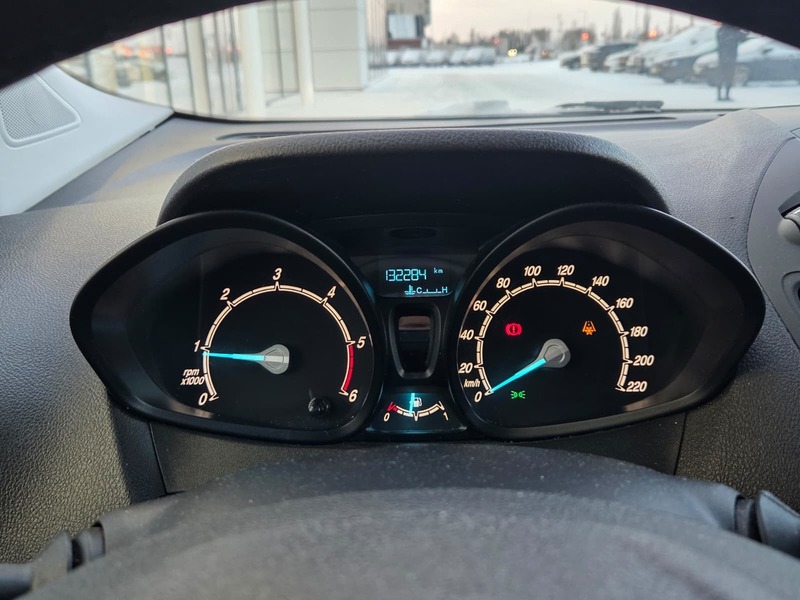 Ford Transit Courier vaihtoauto