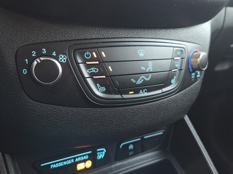 Ford Transit Courier vaihtoauto