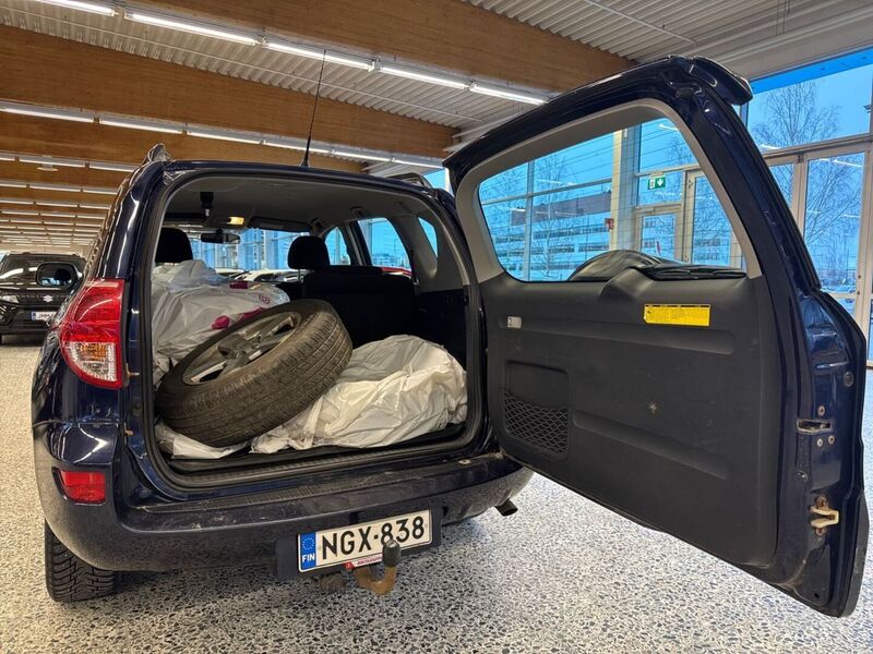 Toyota RAV4 vaihtoauto