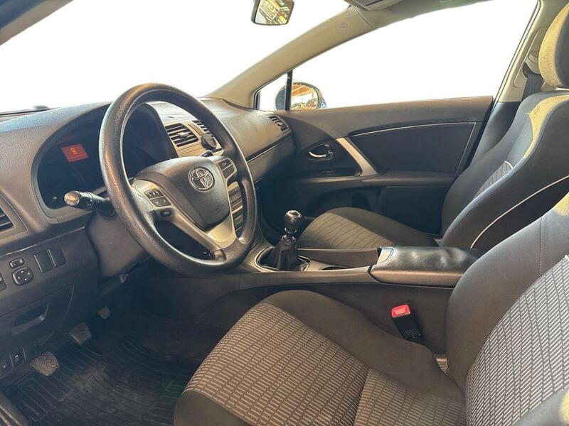 Toyota Avensis vaihtoauto