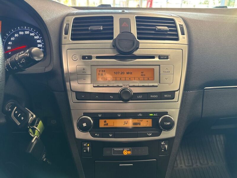 Toyota Avensis vaihtoauto