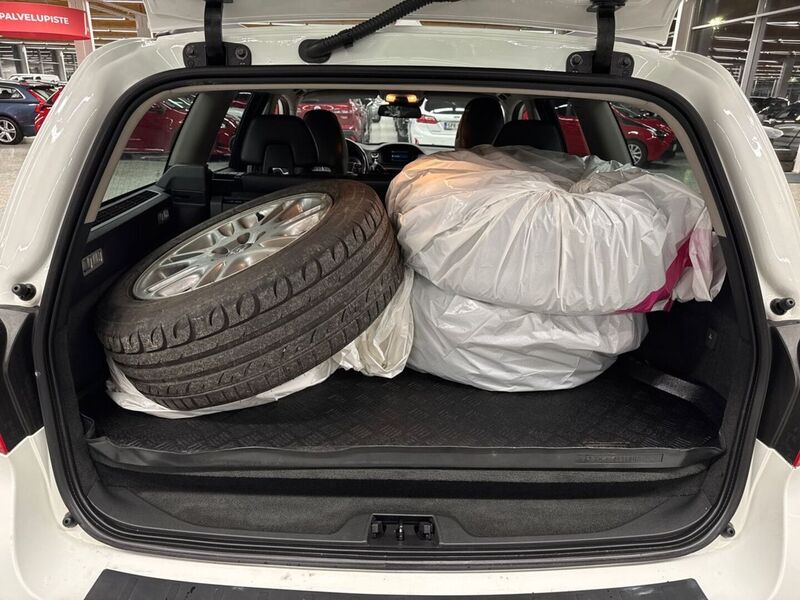 Volvo V70 vaihtoauto