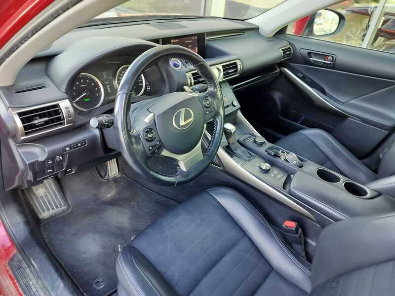 Lexus IS vaihtoauto