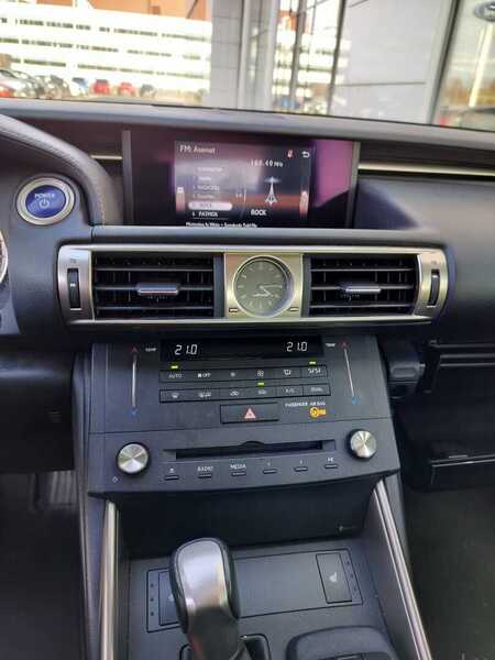 Lexus IS vaihtoauto