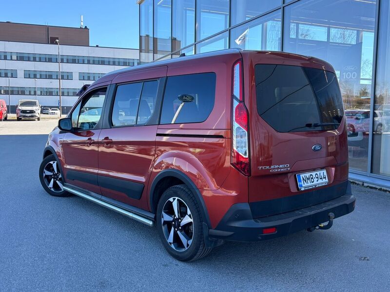 Ford Grand Tourneo Connect vaihtoauto