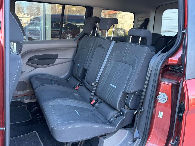 Ford Grand Tourneo Connect vaihtoauto