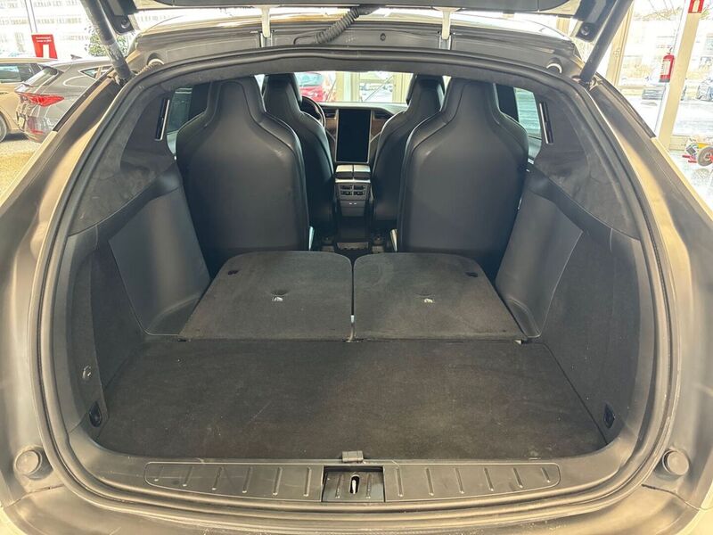 Tesla Model X vaihtoauto