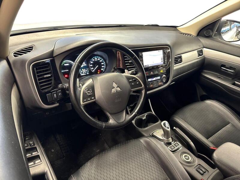 Mitsubishi Outlander PHEV vaihtoauto