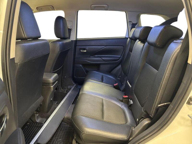 Mitsubishi Outlander PHEV vaihtoauto