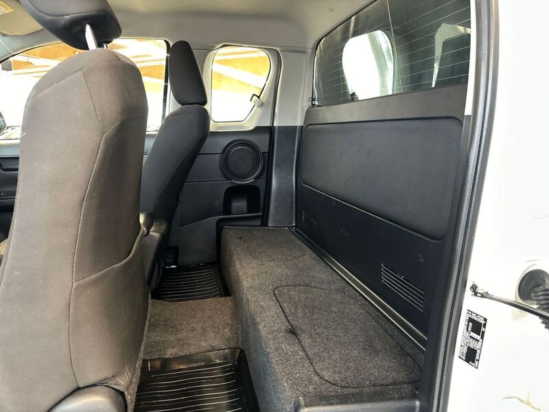 Toyota Hilux vaihtoauto