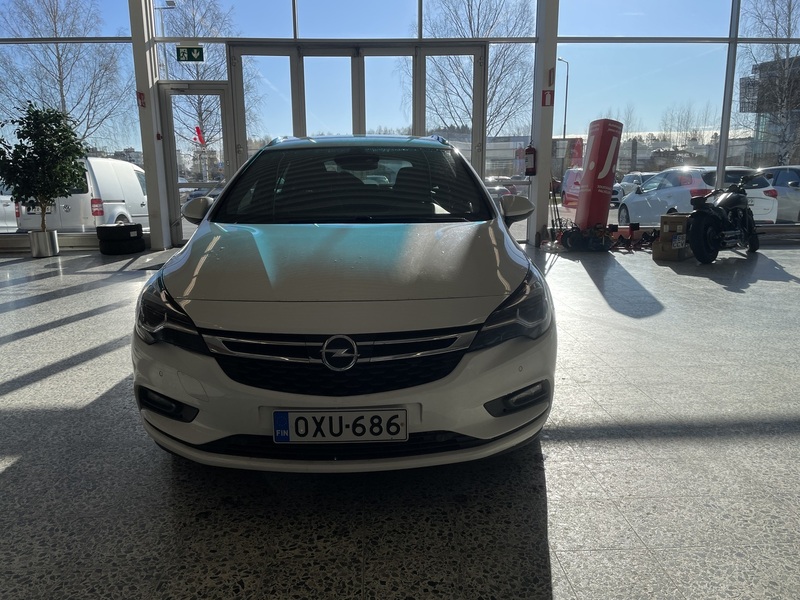 Opel Astra vaihtoauto