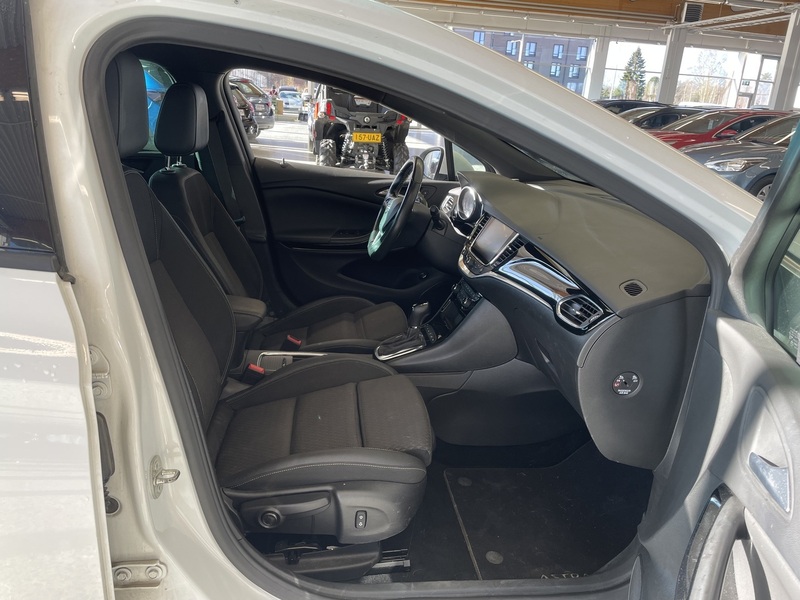 Opel Astra vaihtoauto