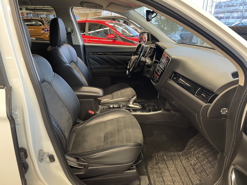 Mitsubishi Outlander PHEV vaihtoauto