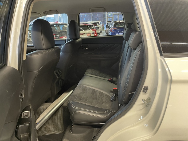 Mitsubishi Outlander PHEV vaihtoauto