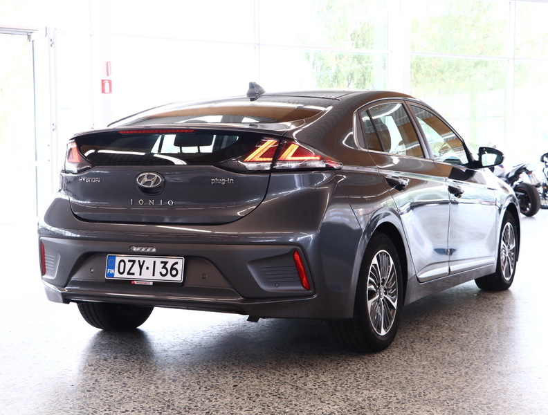 Hyundai IONIQ plug-in vaihtoauto