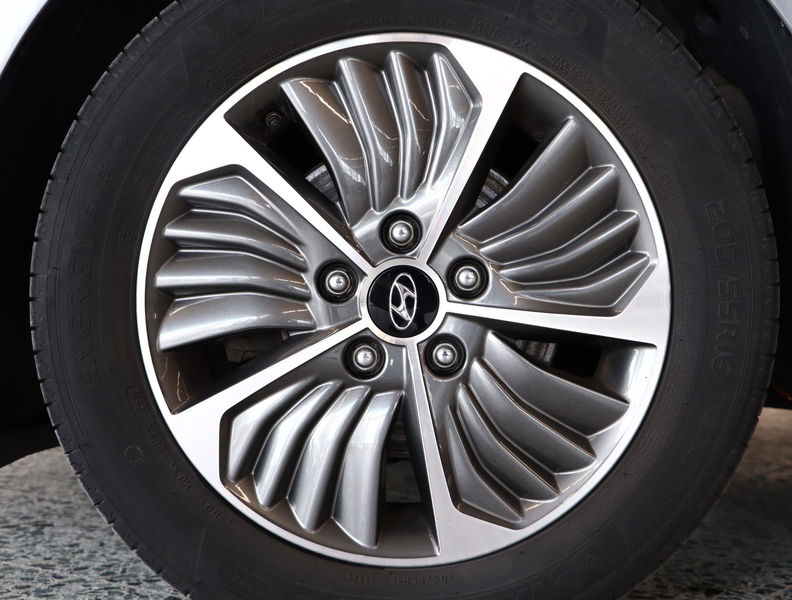 Hyundai IONIQ plug-in vaihtoauto