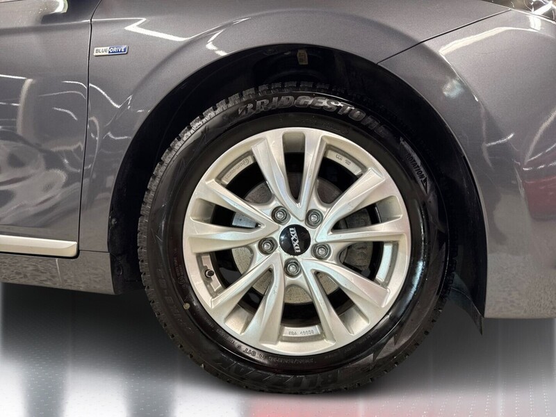 Hyundai IONIQ plug-in vaihtoauto