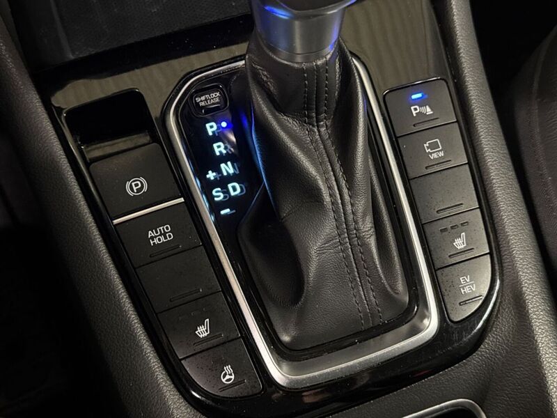 Hyundai IONIQ plug-in vaihtoauto