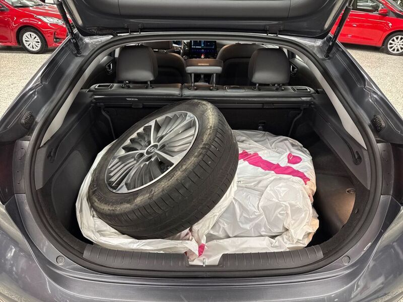 Hyundai IONIQ plug-in vaihtoauto