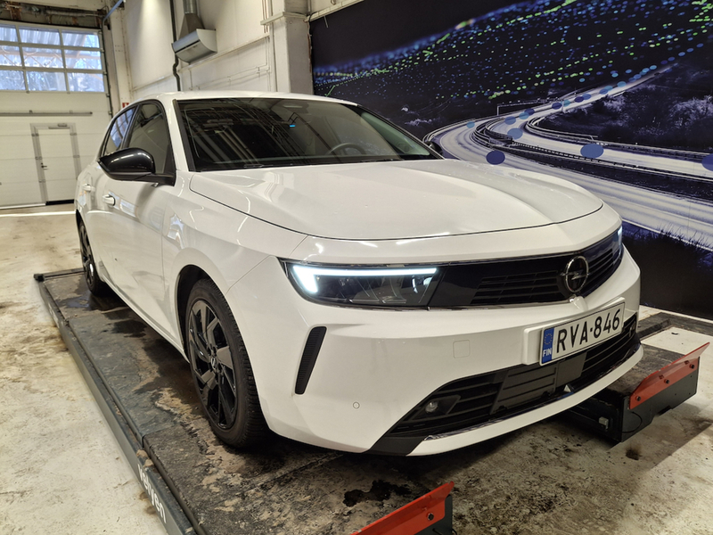 Opel Astra vaihtoauto