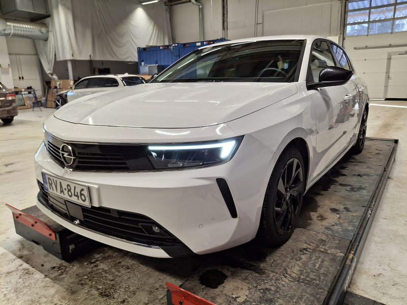 Opel Astra vaihtoauto