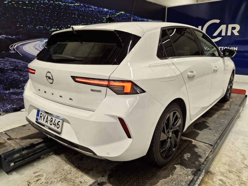 Opel Astra vaihtoauto