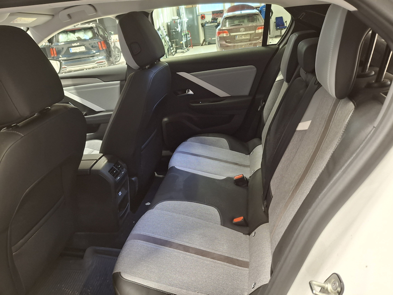 Opel Astra vaihtoauto