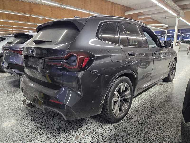 BMW iX3 vaihtoauto