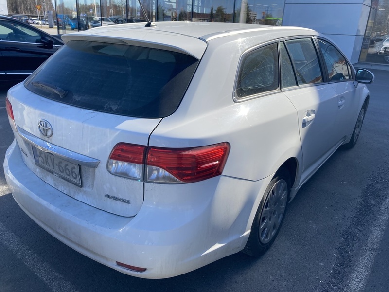 Toyota Avensis vaihtoauto