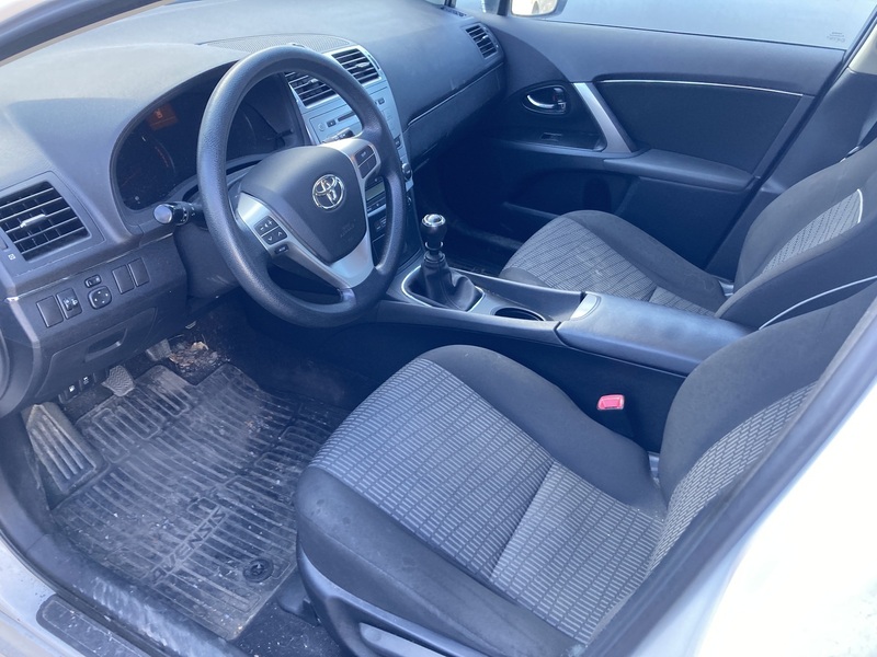 Toyota Avensis vaihtoauto