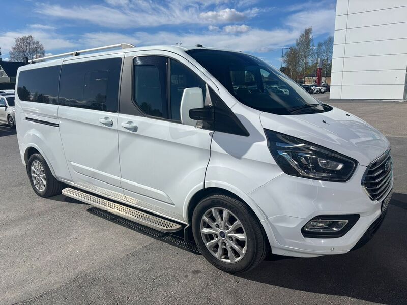 Ford Tourneo Custom vaihtoauto