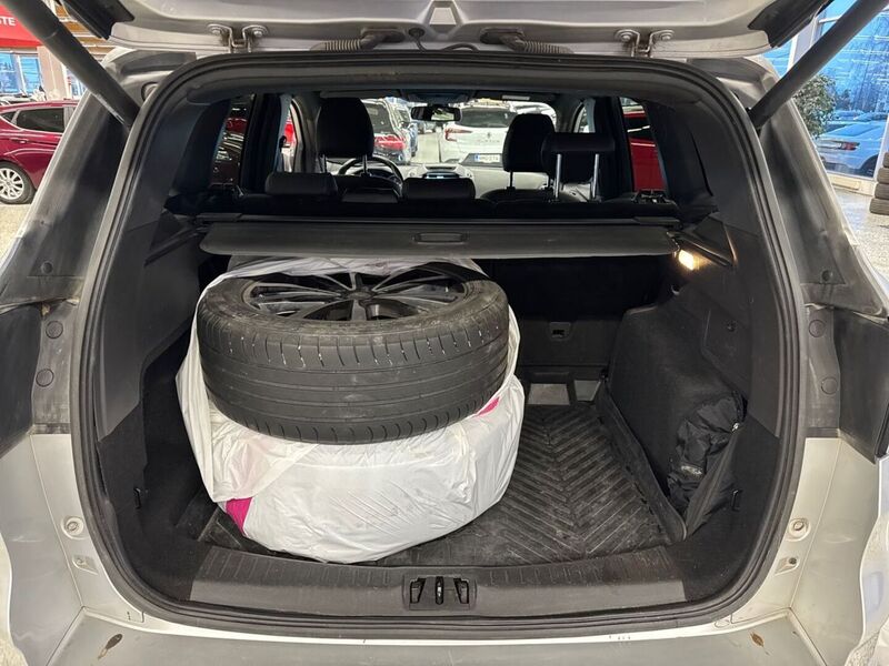 Ford Kuga vaihtoauto