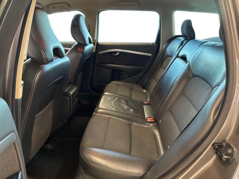 Volvo V70 vaihtoauto