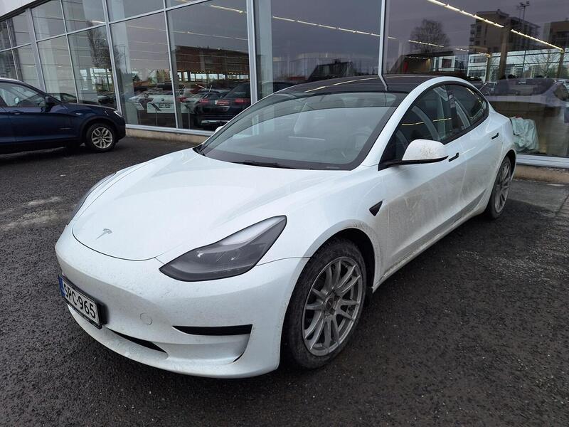 Tesla Model 3 vaihtoauto