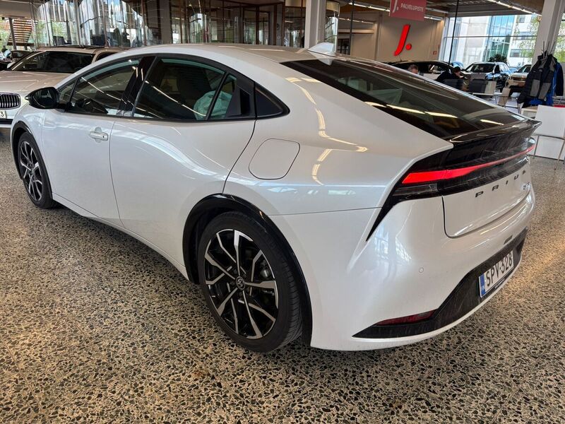 Toyota Prius Plug-in vaihtoauto