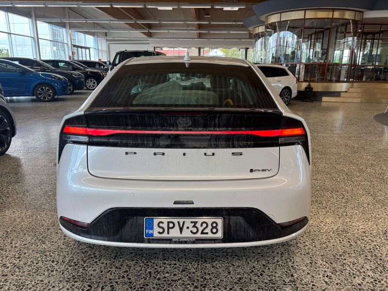 Toyota Prius Plug-in vaihtoauto
